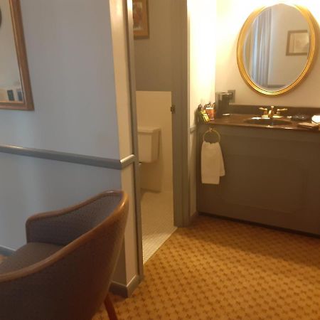 The Charles Inn Бангор Экстерьер фото